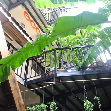 Eco House Lägenhet Bangkok Exteriör bild