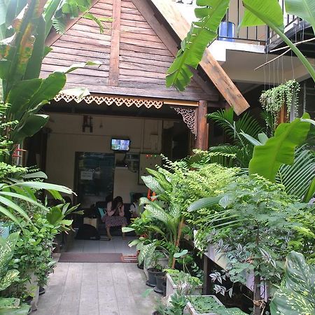 Eco House Lägenhet Bangkok Exteriör bild